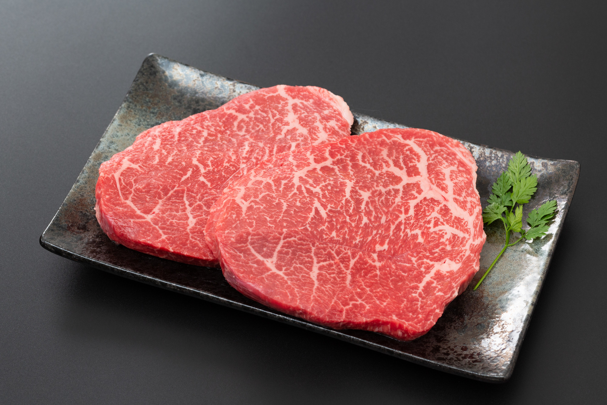 赤身肉 仙台牛 シンタマステーキ 味付け ( しおがま の 藻塩 ) 150g×2枚 / 計300g ｜ シンタマ ステーキ 黒毛和牛 和牛 赤身 塩竈市 塩竈 さとう精肉店 sm00007-300