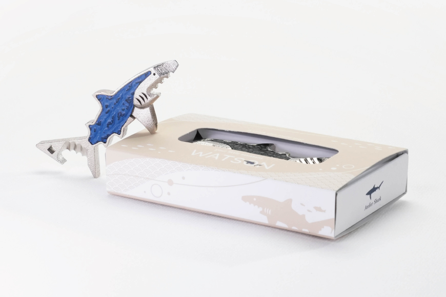 サメ革 マルチツール ワトソン君 夜凪(ブラック) [AtelierShark 宮城県 気仙沼市 20563909] 鮫 鮫皮 便利グッズ 多機能 小物 マルチ ツール 防災 非常用 栓抜き 爪やすり アウトドア 釣り キャンプ 