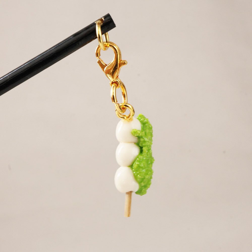 ずんだ餅耳かき ハンドメイド かわいいチャーム プレゼント・ギフト・手土産にも [ずんだ餅のかわいいチャームが付いた耳かき インテリアにも]
