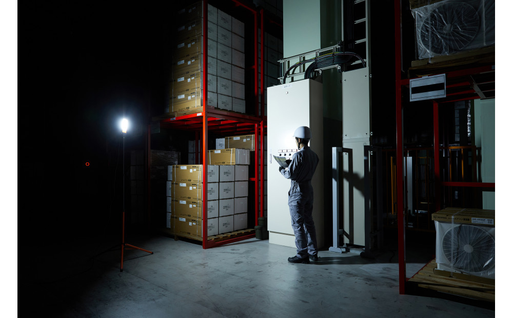 ＬＥＤスタンドライト ７５００ｌｍ LWT-7500ST2