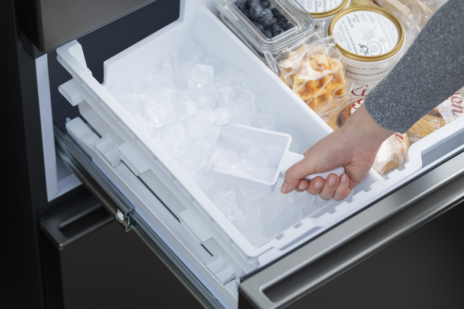 冷蔵庫 冷凍冷蔵庫 428L アイリスオーヤマ グレー 奥行スリム 自動霜取り 冷凍庫 右開き 幅65 大容量 冷蔵 冷凍 冷蔵保存 冷凍保存 家電 電化製品 使いやすい 便利 おすすめ 人気 アイリス  IRSN-SX43A-H ノーブルグレー（４ドア）