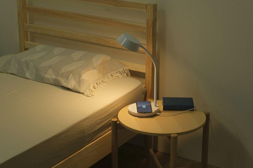 LEDデスクライトQi充電シリーズ 平置きタイプ 調光・調色　LDL-QFDL-W　ホワイト