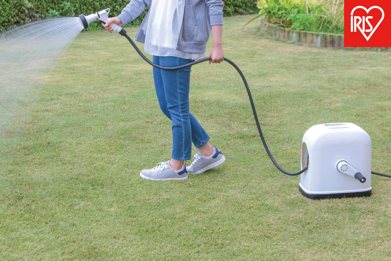 フルカバーホースリールＨＧ　３０Ｍ FHHG-30 ブラック/ホワイト