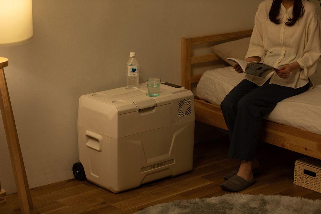 ポータブル冷蔵冷凍庫 40L 冷蔵庫 冷凍庫 DC電源 AC電源 USBポート アイリスオーヤマ 家電 アウトドア ポータブル サブ冷蔵庫 サブ冷凍庫 車載 フリーザー BBQ 小型冷蔵庫 小型冷凍庫 急速モード IPD-4B-W ホワイト