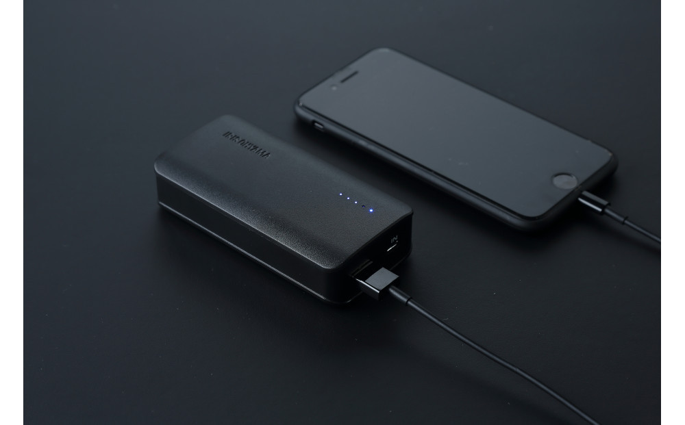 モバイルバッテリー  IPB-A671-B ブラック