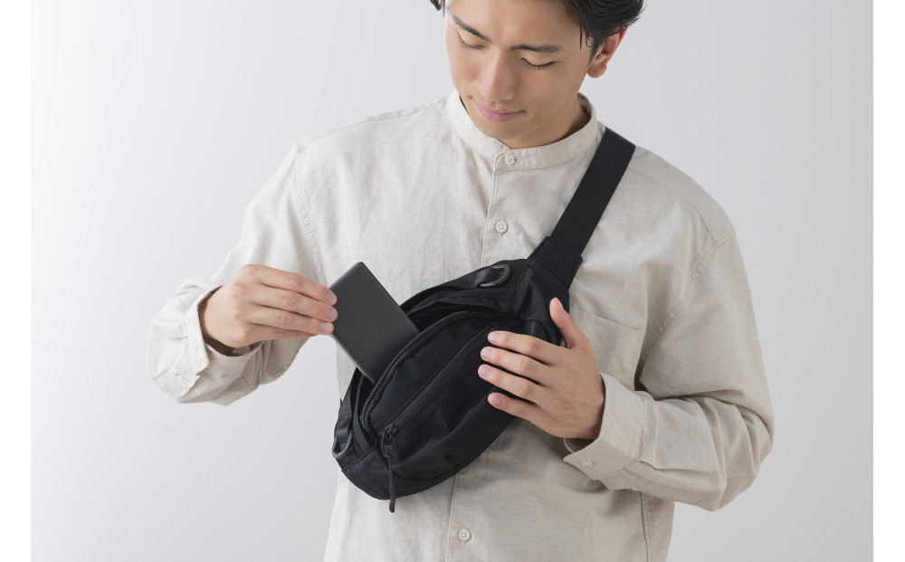 モバイルバッテリー TW-A10020-B ブラック