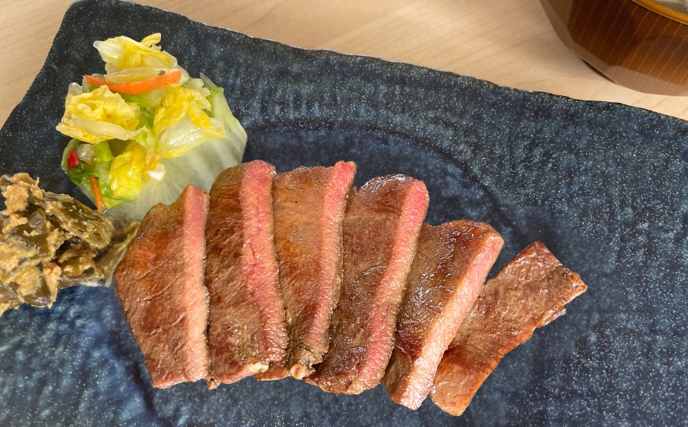 【2026年5月発送】【 希少部位 】牛タン 霜降り 合計 800g ( 400g × 2P )  宮城名物 厚切り 塩味 冷凍 たん元 柔らかい 仙台 名物 牛たん 塩味 焼肉 バーベキュー J