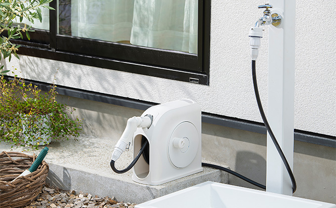 フルカバーホースリール スリムHG 10M FSHG-10 ホワイト アイリスオーヤマ 雑貨 庭 園芸 洗車 水やり 6つ 噴射パターン アクアガン ワンタッチコネクタ レバータイプ 水量調整 ねじれ防止 耐圧ホース 