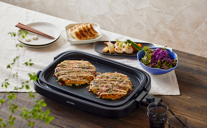 ホットプレート 大型 3枚 プレート ブラック アイリスオーヤマ キッチン 家電 キッチン家電 調理家電 網焼き風 油落ち 焼肉 たこ焼き たこ焼き器付き マルチプレート 電気プレート 卓上調理器 テーブルグリル IHA-A30-B アイリス 宮城県 大河原町