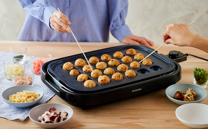 ホットプレート 大型 3枚 プレート ブラック アイリスオーヤマ キッチン 家電 キッチン家電 調理家電 網焼き風 油落ち 焼肉 たこ焼き たこ焼き器付き マルチプレート 電気プレート 卓上調理器 テーブルグリル IHA-A30-B アイリス 宮城県 大河原町