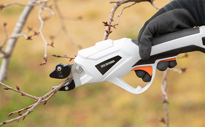 充電式 電動 高枝切りバサミ 充電式高枝剪定はさみ 3.7V JTH10 高枝剪定 せんてい バサミ 3.7V 充電式 コードレス 庭 園芸 軽量 アイリスオーヤマ ガーデニング用品 2WAY 