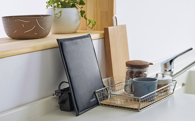 低温調理器 袋型 PLTC-M01-B ブラック アイリスオーヤマ テレビで紹介 袋型低温調理器 ポケットシェフ PocketChef 袋型 低温調理機 低温調理 低温 スロークッカー 真空調理 キッチン用品 調理家電 新生活 一人暮らし 生活応援