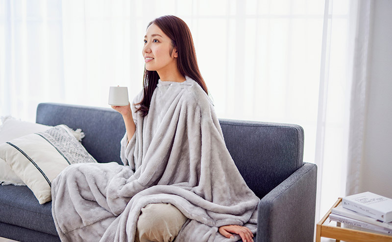 毛布 3WAYマルチ毛布 M-3M グレー アイリスオーヤマ 着る毛布 毛布 ブランケット 掛け布団 3WAY マルチ毛布 ポンチョ クッション 吸湿発熱 暖かい あたたかい あったか 洗濯OK コンパクト収納 洗える 