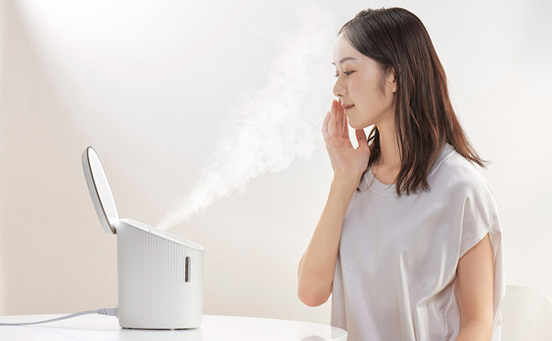 スチーマー フェイススチーマー FST-101-W ホワイト アイリスオーヤマ 美顔器 スキンケア 温スチーム LED 温冷 保湿 クレンジング 毛穴 乾燥 浸透 うるおい プレゼント ギフト 女性 美容 雑貨 日用品 電化製品 