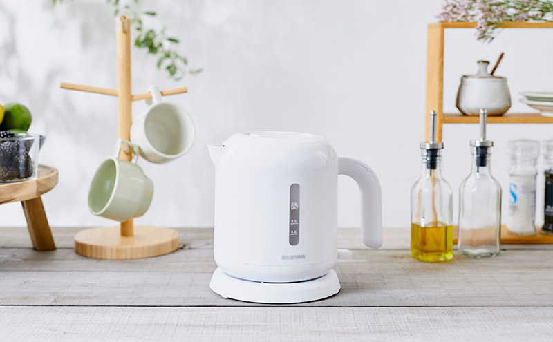 ケトル 電気 IKEB-800-W ホワイト ベーシックタイプ アイリスオーヤマ 電気ケトル 電気ポット お湯 湯沸し 湯沸かし ゆわかし やかん 沸騰 紅茶 ティー コーヒー珈琲 沸かす 熱湯 キッチン用品 調理家電 
