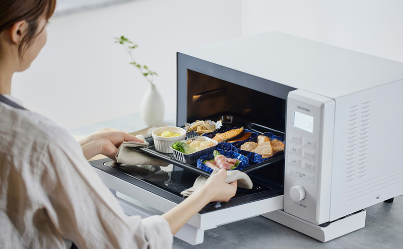 スチームオーブンレンジ 24LMO-F2404-W ホワイト アイリスオーヤマ オーブンレンジ レンジ 電子レンジ スチーム オーブン あたため 時短 同時調理 グリル 発酵 シンプル ヘルツフリー