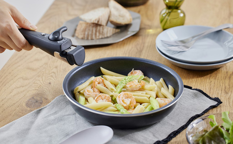 フライパン セット ih アイリスオーヤマ 鍋 3点セット NTF-SEI3 ブラックメタリック 取っ手が外せるフライパン なべ IH対応 ガス火 ダイヤモンドコーティング 調理器具 調理用品 家電 新生活