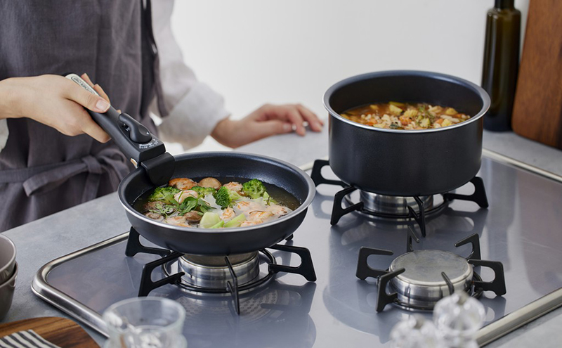 フライパン セット ガス アイリスオーヤマ 鍋 5点セット NTF-SEG5 ブラックメタリック 取っ手が外せるフライパン なべ ガス火 ダイヤモンドコーティング 調理器具 調理用品 家電 新生活