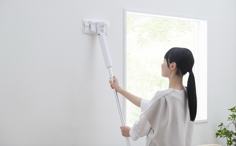 電動フロアワイパー SWD-B-W ホワイト アイリスオーヤマ 電動モップ コードレス フローリングワイパー モップ 水拭き 床掃除 雑巾 床拭き フローリング 掃除 充電式 コードレス リビング 廊下 水拭きシート対応