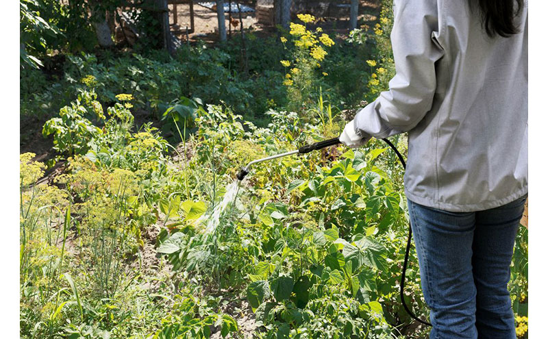 電池式噴霧器 ツインノズルIR-4W サンドイエロー 噴霧器 電動 除草剤アイリスオーヤマ 電池式噴霧器 5L  電池式 消毒 噴霧機 電池式 電動噴霧器 除草剤用 噴霧器電動 噴霧 噴射 除草剤用噴霧器 園芸用噴霧器 薬剤 薬品撒き 除草剤散布 除草剤