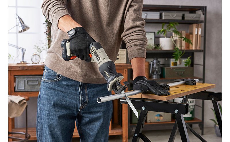 充電式レシプロソー10.8V JRS13TC サンドベージュ 電動ノコギリ 電動レシプロソー 充電式  アイリスオーヤマ 10.8V 軽量  Type-C充電 バッテリー 小型 セーバーソー のこぎり 家庭用 替刃 木工用 金属用 電動工具 DIY 枝切り