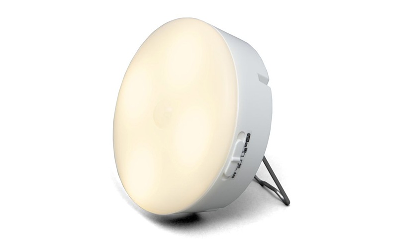 照明 乾電池式LEDセンサーライト マルチタイプ 電球色 BSL40ML-WV2 アイリスオーヤマ センサーライト 電池式 乾電池式 人感センサー 室内 LEDセンサーライト LED ライト 廊下 寝室 物置 置き型 防犯