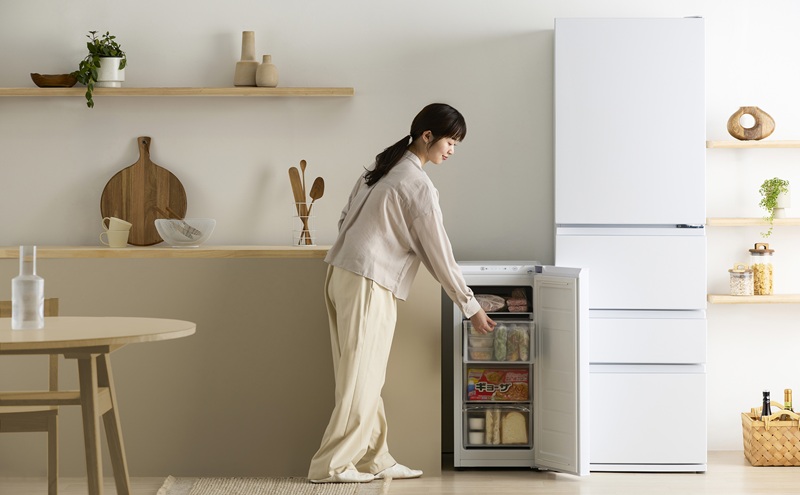 スリム冷凍庫 64L IUSN-S6A-W ホワイト 冷凍庫 小型 家庭用 アイリスオーヤマ スリム スキマックス 幅スリム 64L 霜取り不要 自動霜取り コンパクト 省スペース リビング まとめ買い 保存 セカンド冷凍庫 ストック