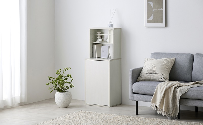 隠せる本棚 HKH-400 ホワイト 本棚 大容量 扉付 幅39.5cm 単行本約200冊 可動棚 棚 グッズ 収納 隠せる収納 本 コミック 漫画 雑誌 絵本 収納棚 漫画棚 コミックラック 文庫本棚 漫画収納 目隠し収納 アイリスオーヤマ HIROBIRO