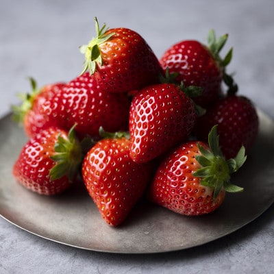 (農場直送)ミガキイチゴ・ゴールド(420g)【配送不可地域：離島】【1125795】