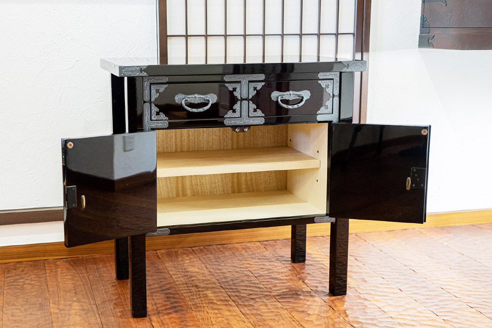 仙台箪笥 両開コンソール 木地呂漆塗り (申込書返送後、3ヶ月〜8ヶ月程度でお届け)