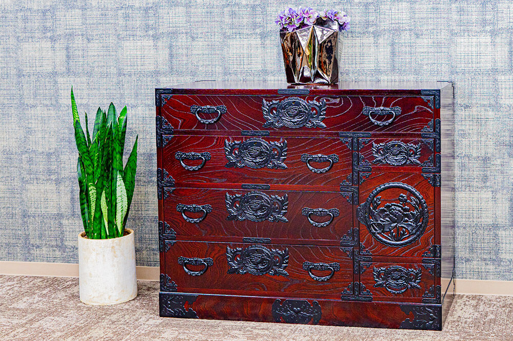 仙台箪笥 三・五尺野郎箪笥 拭き漆塗り KC-7C （申込書返送後、1ヶ月〜6ヶ月程度でお届け） 欅産業 職人 おすすめ 船箪笥 [インテリア タンス 収納 家具 和 モダン 高級 和箪笥 小箪笥 伝統 工芸品 仏壇 仏具 神具 飾り棚 欅 漆塗 彫金 金具 装飾 仙台箪笥 船箪笥 舟箪笥 宮城 利府 欅産業]