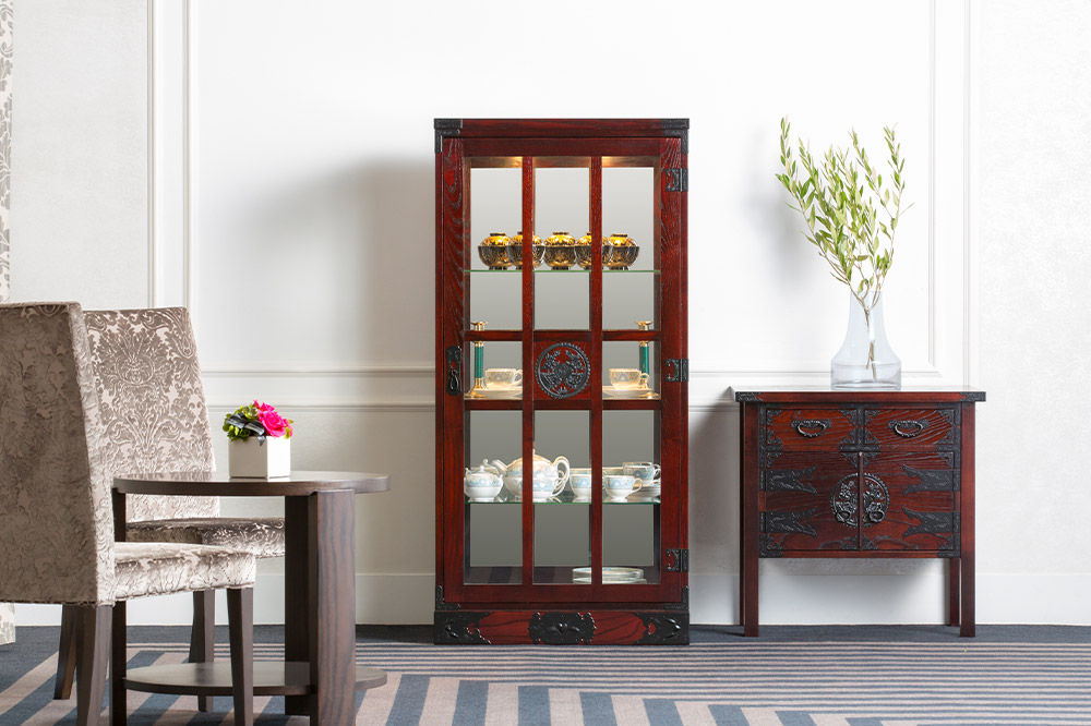 仙台箪笥 キュリオケース 拭き漆塗り KC-563 （お申込書返送後1ヵ月〜6ヵ月程度でお届け） 工芸品 伝統