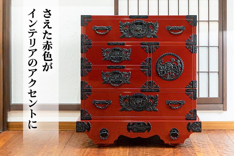 仙台箪笥 中型車箪笥 朱色漆塗り KEB-18 （お申込書返送後3ヶ月〜8ヶ月以内でお届け） 欅産業 職人 おすすめ 船箪笥 [インテリア タンス 収納 家具 和 モダン 高級 和箪笥 小箪笥 伝統 工芸品 仏壇 仏具 神具 飾り棚 欅 漆塗 彫金 金具 装飾 仙台箪笥 船箪笥 舟箪笥 宮城 利府 欅産業]