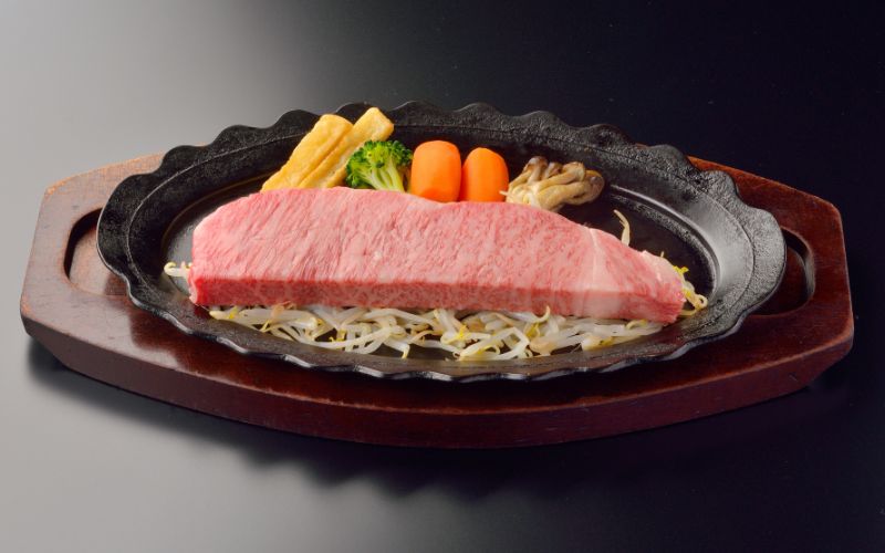 【 A5 仙台牛 】 サーロインステーキ 200g×3枚 計600g / 牛肉 肉 お肉 ブランド牛 国産牛 和牛 黒毛和牛 霜降り 赤身 焼肉 BBQ ステーキ サーロイン 鉄板焼き 人気 贈答 贈り物 プレゼント ギフト 仙台 すてーきはうす伊勢屋 【iseya004】