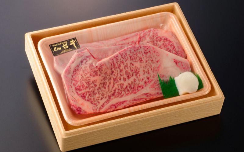 【 A5 仙台牛 】 サーロインステーキ 200g×2枚 計400g / 牛肉 肉 お肉 ブランド牛 国産牛 和牛 黒毛和牛 霜降り 赤身 焼肉 BBQ ステーキ サーロイン 鉄板焼き 人気 贈答 贈り物 プレゼント ギフト 仙台 すてーきはうす伊勢屋 【iseya003】