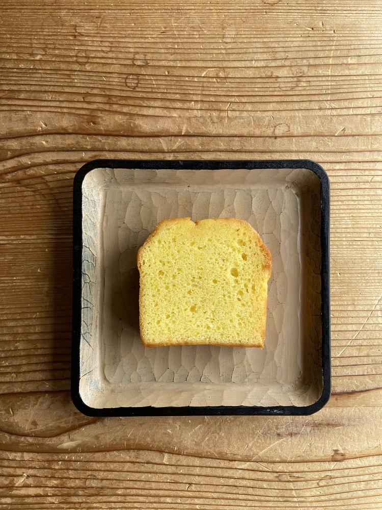 店主こだわりのレモン香る　レモンケーキ