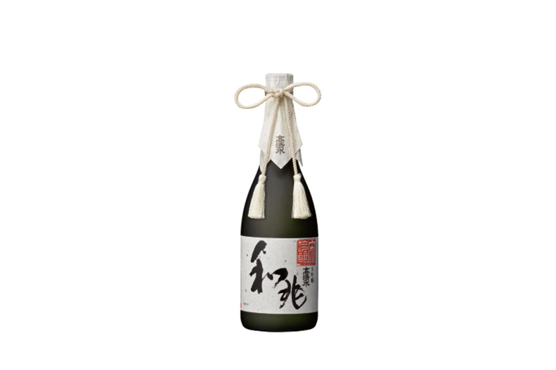 高清水 大吟醸 和兆 720ml×1本【化粧箱入り】 秋田の厳しい寒さが生んだ 華やかでまろやかな味わい 日本酒 地酒