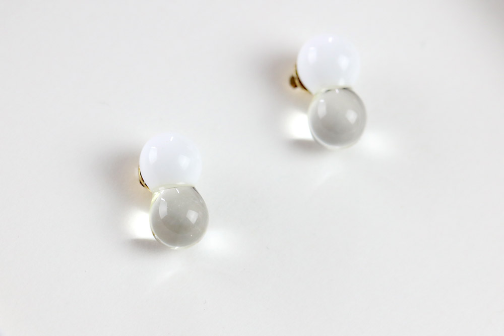 雪だるまピアス 【白×クリア】ガラスジュエリー Glass Jewelry grain アクセサリー 秋田