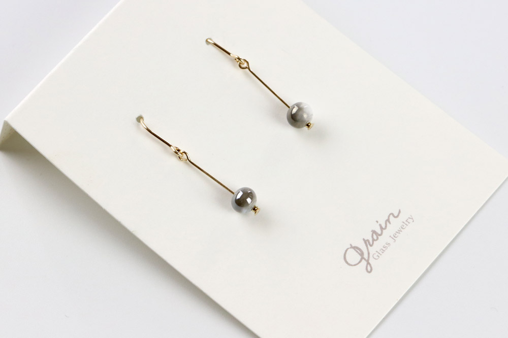 一粒ピアス 【メタルシルバー】ガラスジュエリー Glass Jewelry grain アクセサリー 秋田