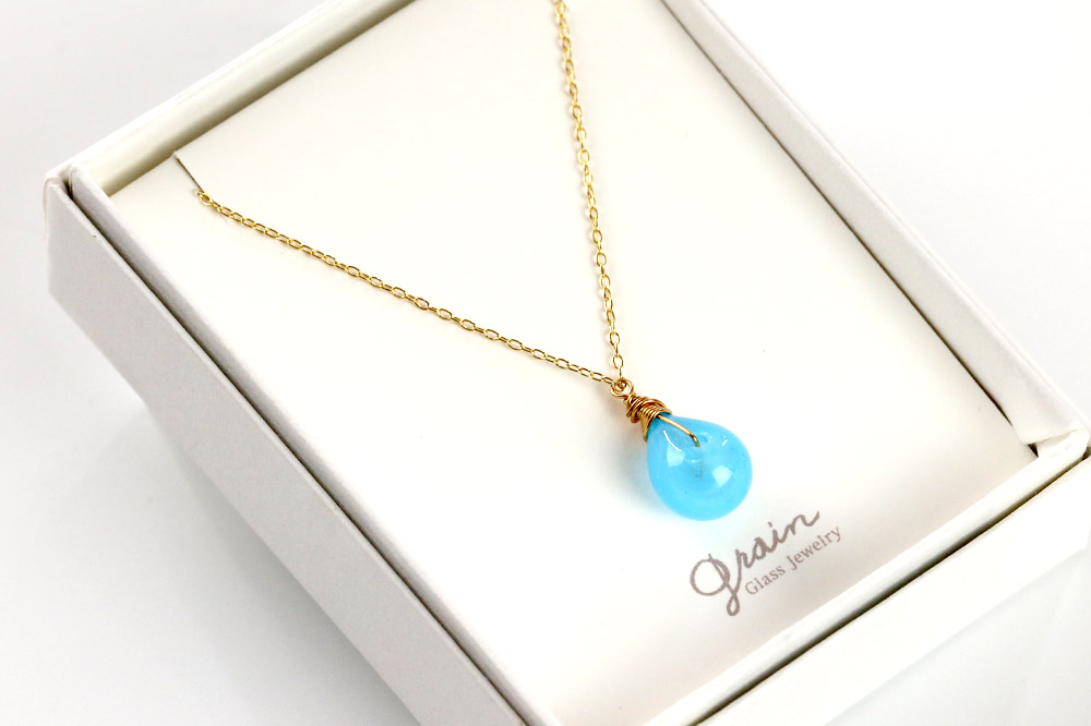 しずくネックレス 【ライトターコイズ】ガラスジュエリー Glass Jewelry grain アクセサリー 秋田
