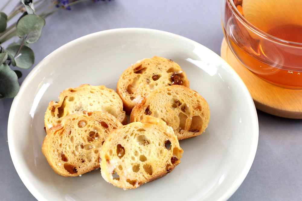 亀の町ベーカリーのラスクセット（いぶりがっこ・秋田味噌 各1袋ずつ）