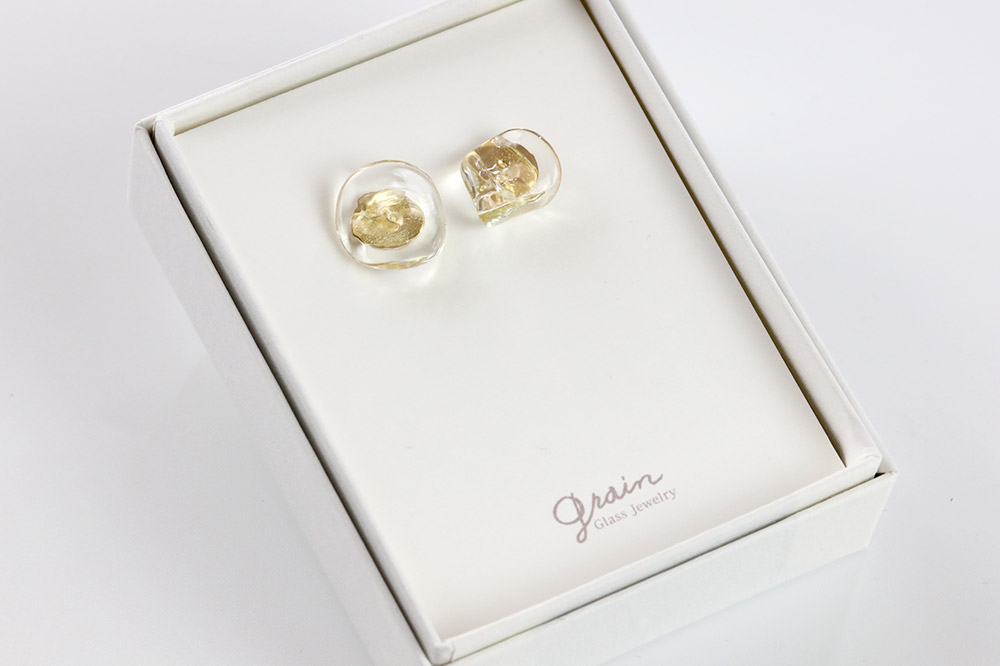 阮豌キ繝斐い繧ケ 縲舌け繝ェ繧「縲代ぎ繝ゥ繧ケ繧ク繝・繧ィ繝ェ繝シ Glass Jewelry grain 繧「繧ッ繧サ繧オ繝ェ繝シ 遘狗伐