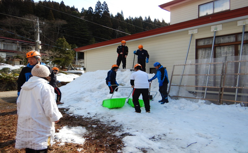 秋田県 能代市 雪かき 除雪 排雪 敷地内の雪かき排雪をします 対象地域：能代市