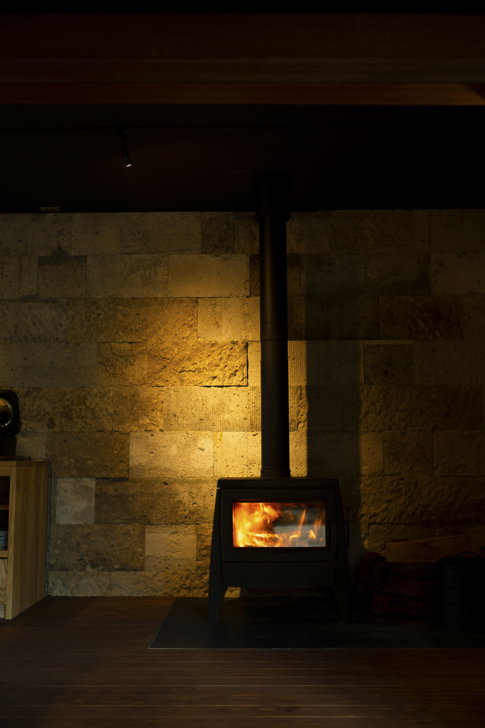 古民家をリノベーションした宿泊施設 草木ももとせ1泊2食付き2名様宿泊券【(有)アシスト實務工房】[F15401]