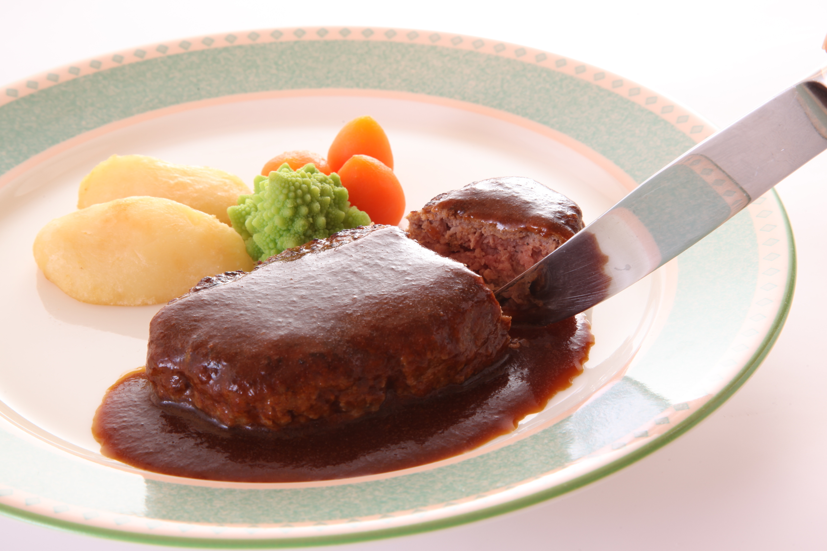 【湯沢ロイヤルホテル】特選チルド〜和・洋・中〜 ハンバーグ ビーフカレー エビチリ 生姜焼き 冷凍 総菜 【湯沢ロイヤルホテル】[B6-4501]