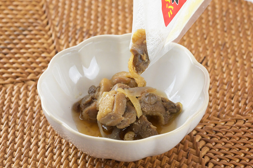 惣菜 温めるだけ！簡単調理 お惣菜セット 2種 2袋（各種1袋）（親ドリの煮込み200g、ホルモン煮込み300g） [惣菜 鶏肉 豚ホルモン 親ドリ 味付け 温めるだけ おつまみ おかず 酒の肴 簡単調理 詰合わせ 詰合せ 詰め合わせ]