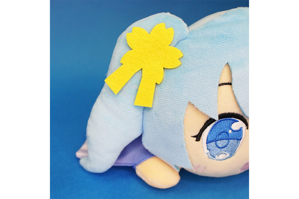 黄桜すい 寝そべりぬいぐるみ（サイズ 25cm）