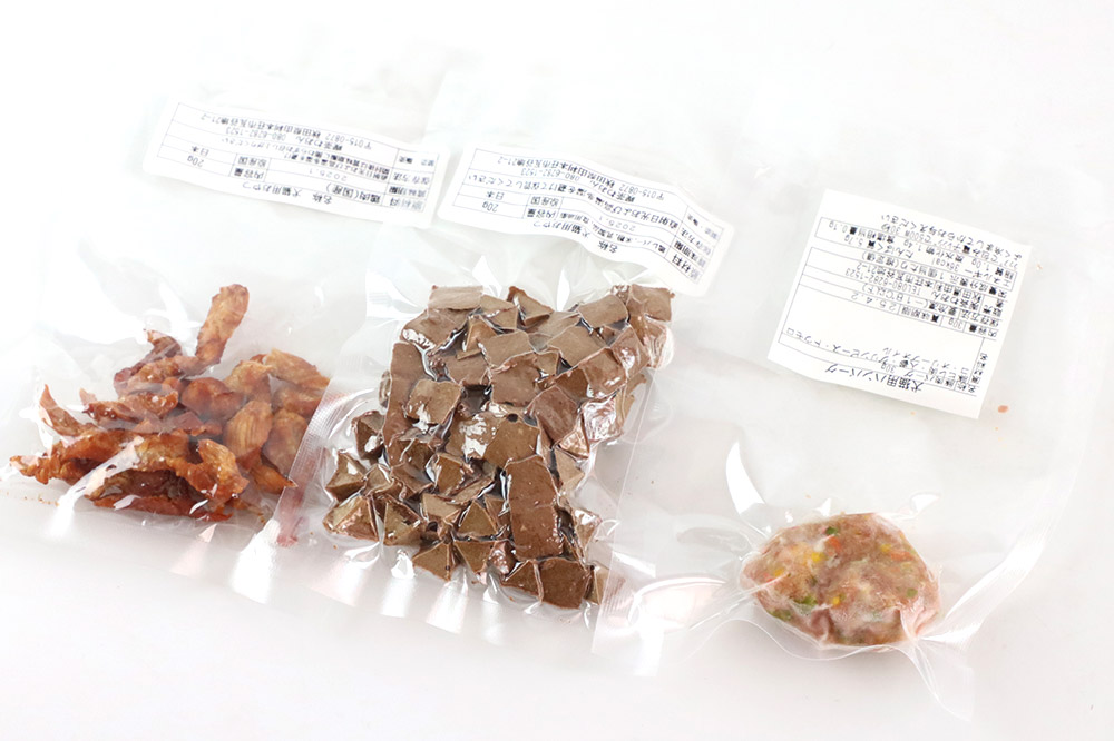 喫茶わおん ペットのおやつ 詰め合わせ B（鶏ジャーキー 20g×1／鶏レバークッキー 20g×1／豚肉ハンバーグ 30g×1） [喫茶わおん ジャーキー ハンバーグ レバークッキー 犬 猫 ペット おやつ 小型犬 中型犬]