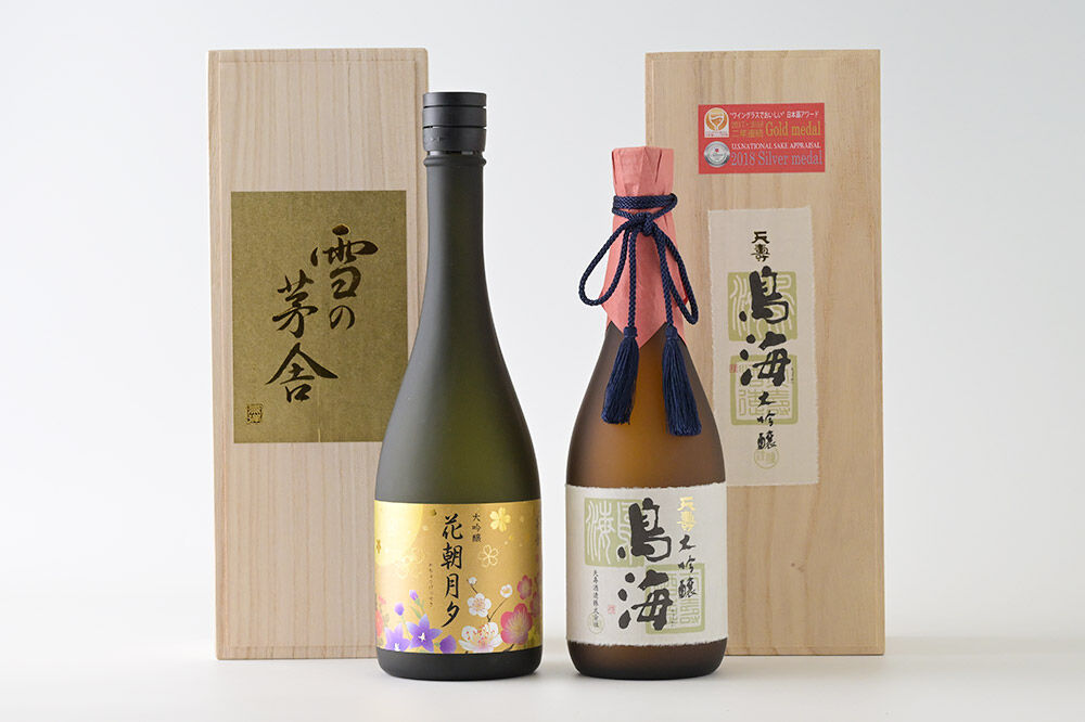 由利本荘地酒究極の逸品セット 合計2本（雪の茅舎 大吟醸 花朝月夕 720ml、天寿 大吟醸 鳥海 720ml） [日本酒 お酒 酒 大吟醸 地酒 飲みくらべ 飲み比べ セット 秋田]