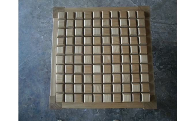 在宅 リモートワークも快適に！東北産クリ材使用 一人掛け用ベンチ（市松） インテリア 雑貨 日用品 